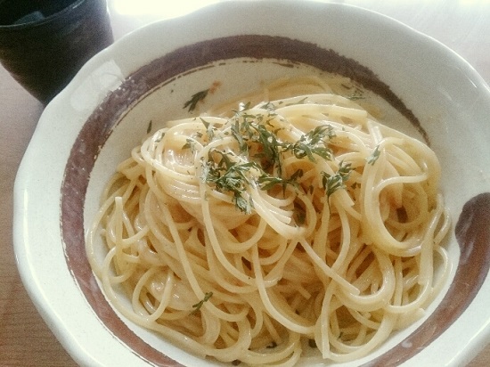 乾燥人参の葉っぱ「パセリの代用品」パスタ