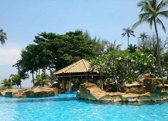 ビンタン島（インドネシア）ニルワナビーチリゾートのプール
