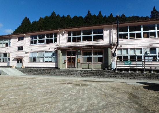 旧影石小学校