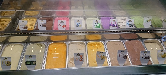 Sugbo Mercadoスグボメルカド（スボマカド）のアイスクリーム屋台
