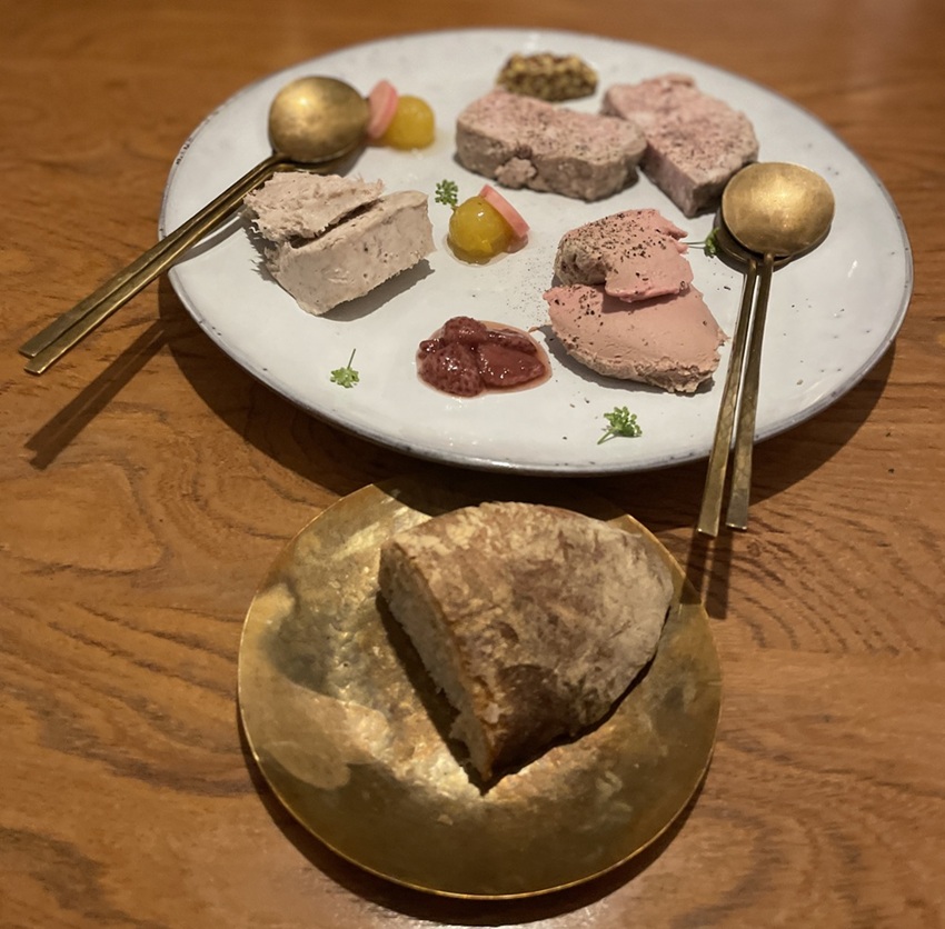 ビストロカカシ(BISTRO CACASHI)レバーパテ