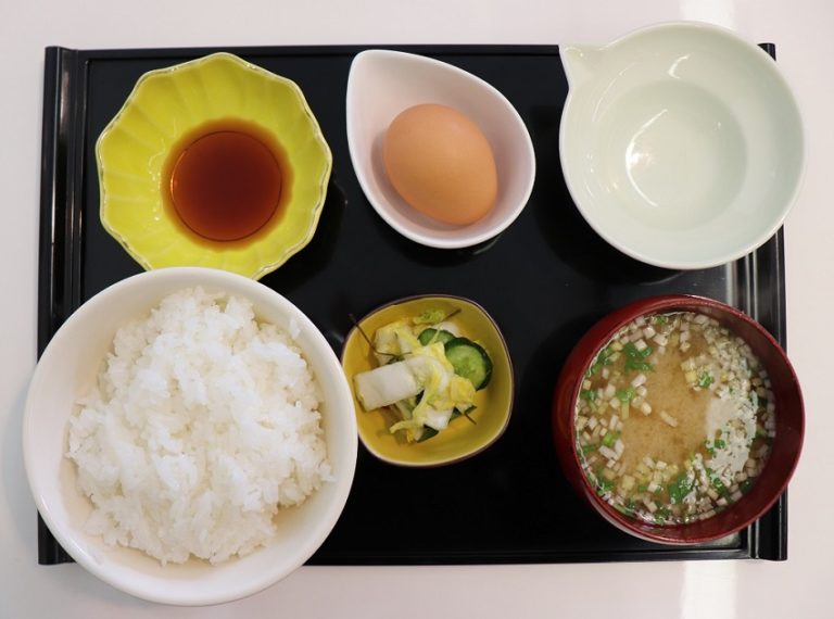 卵かけご飯専門店「たまごかけごはんの店らん」黄ニラ水餃子（美咲町）