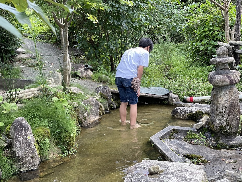 魚のつかみどり体験（岡山県鏡野町）