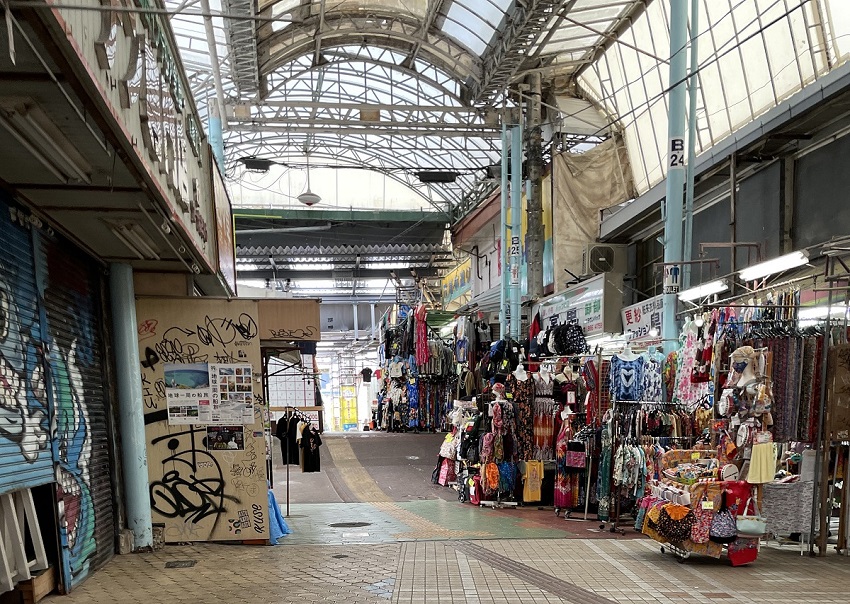 沖縄平和通り・公設市場