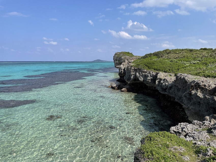 池間島のフナクスビーチとクジラ岩（宮古島）