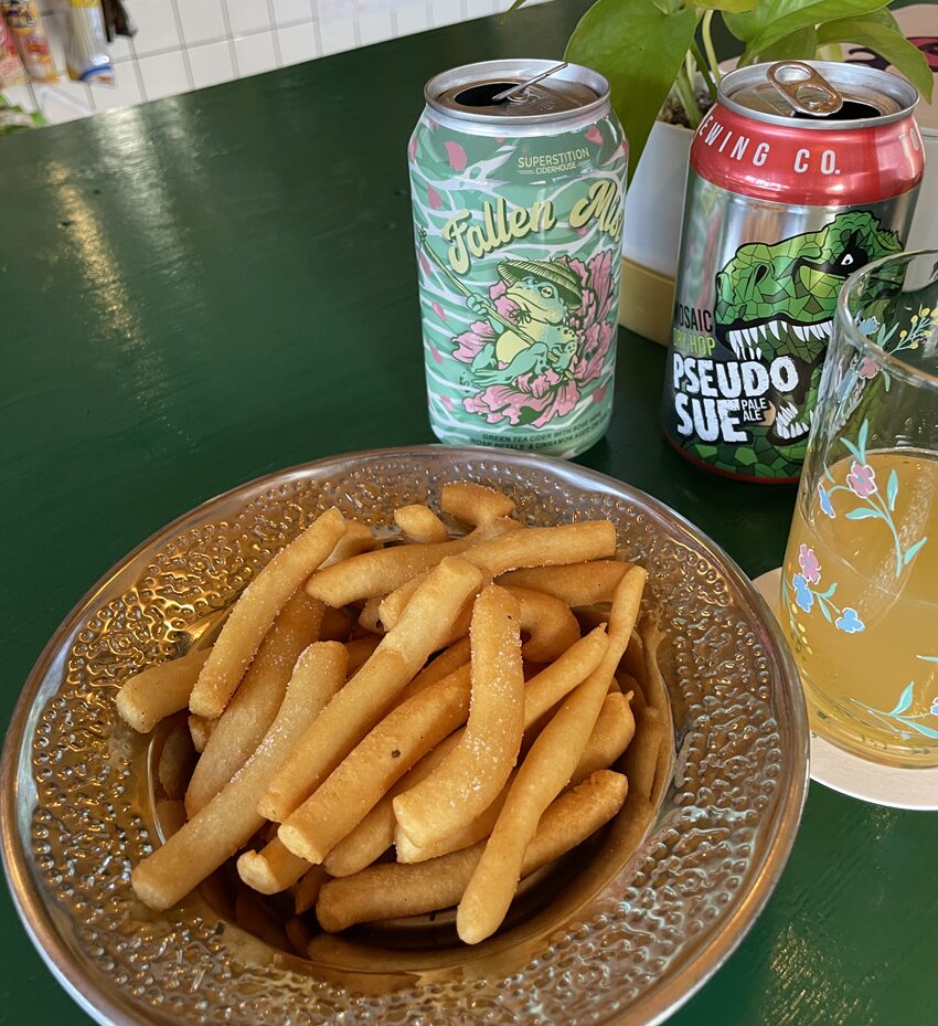 立ち飲み・昼飲み・アジアン食材とクラフトビール憂晴市場（ウサバラシイチバ）【津山市商店街近く】