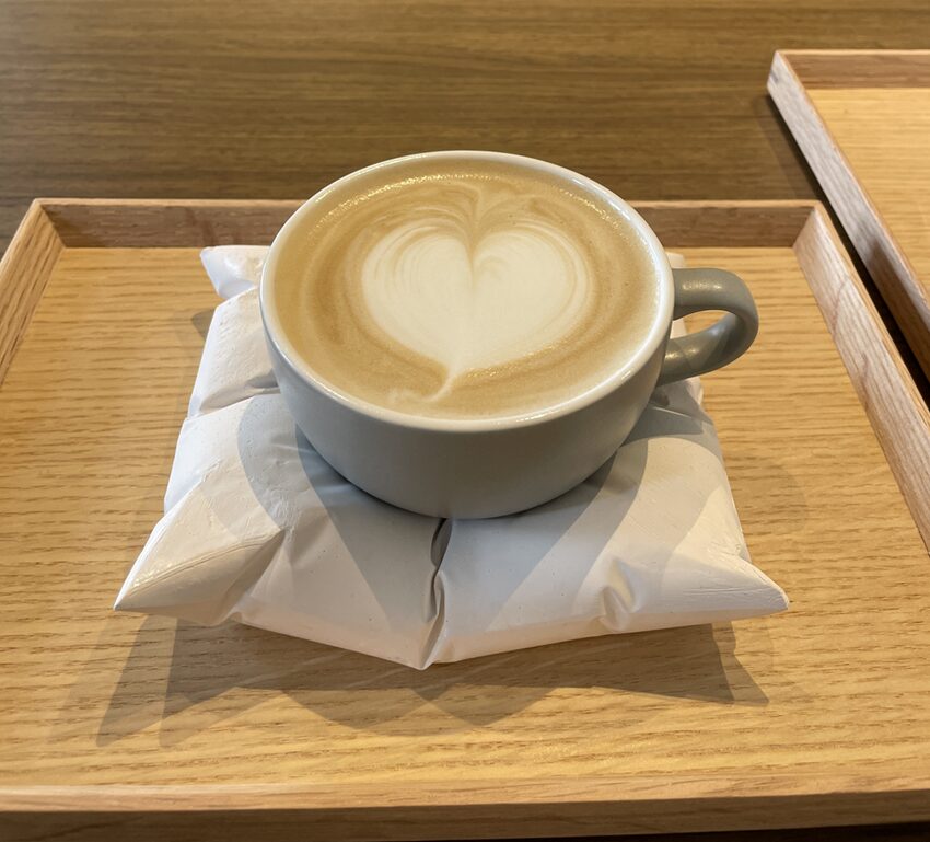 シェアカフェてごほうじ茶ラテ