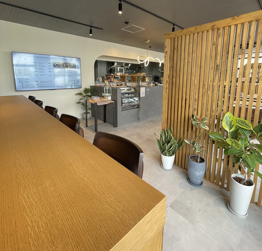 シェアカフェてご店内