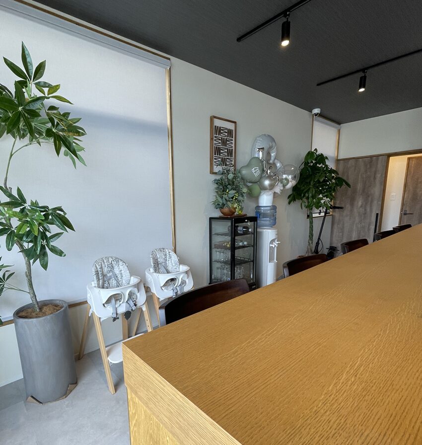 シェアカフェてご店内