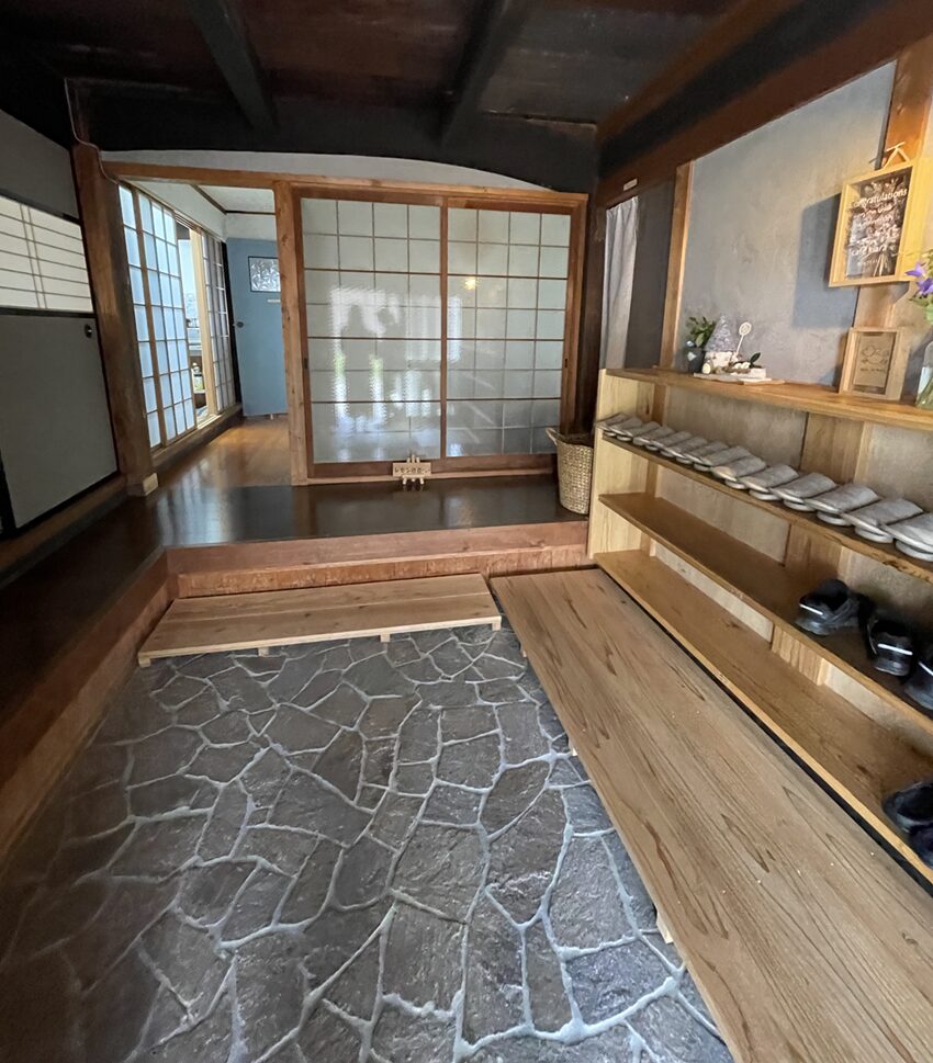 古民家cafe kiara店内