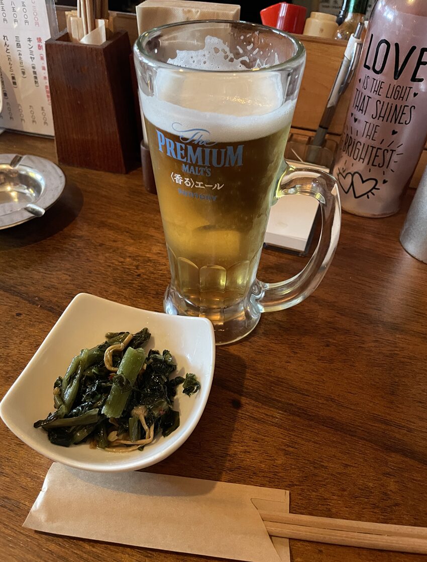 豚串とホッピー「ス豚ズ」付き出し