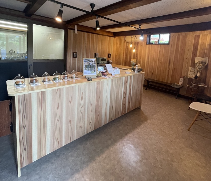 古民家カフェ「しるべ」津山市加茂町の店内